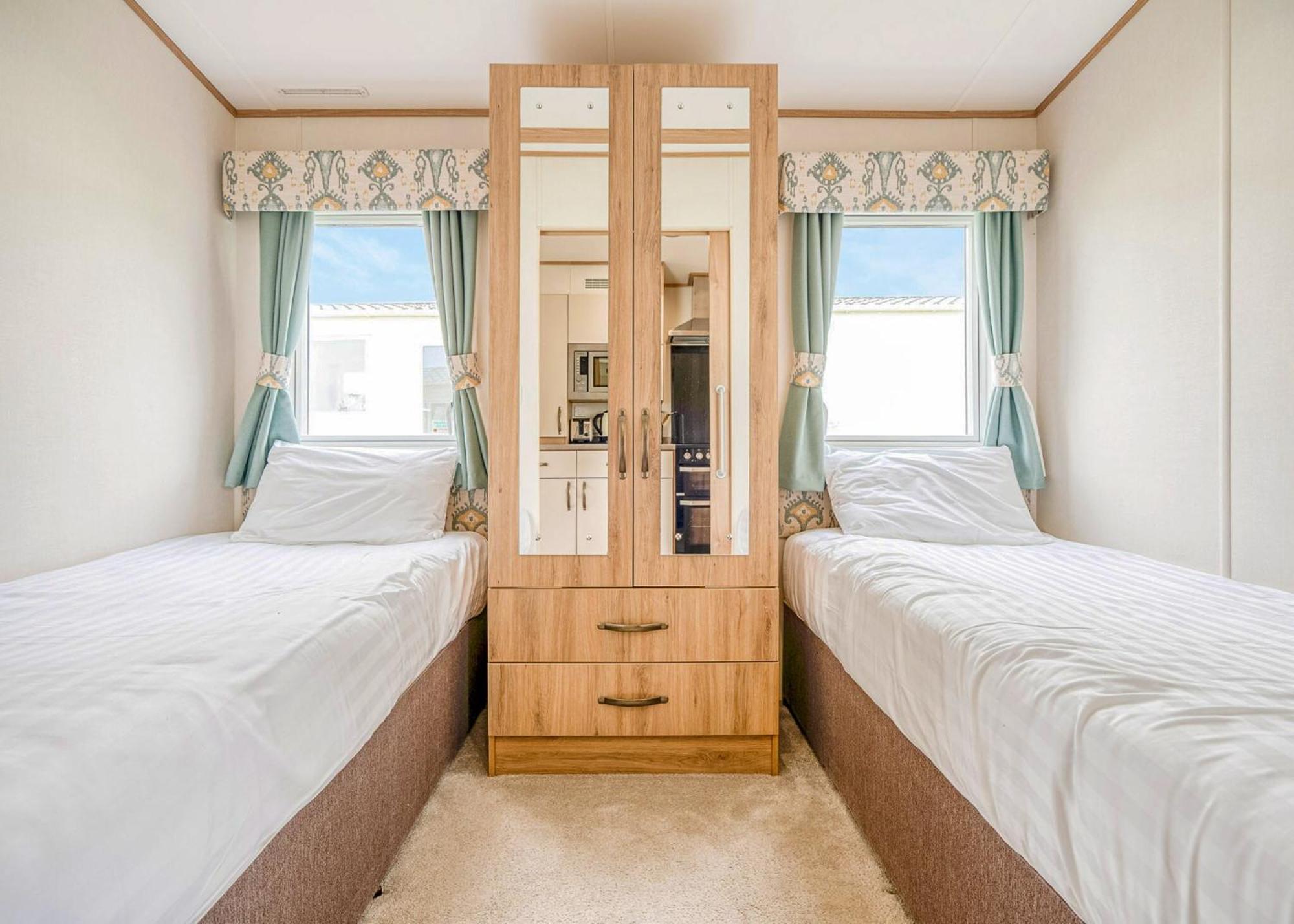 Meadow Lakes Holiday Park St Austell Exteriör bild