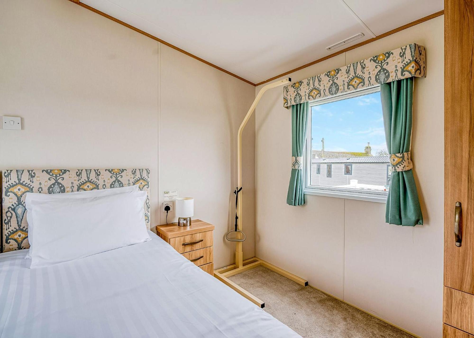 Meadow Lakes Holiday Park St Austell Exteriör bild