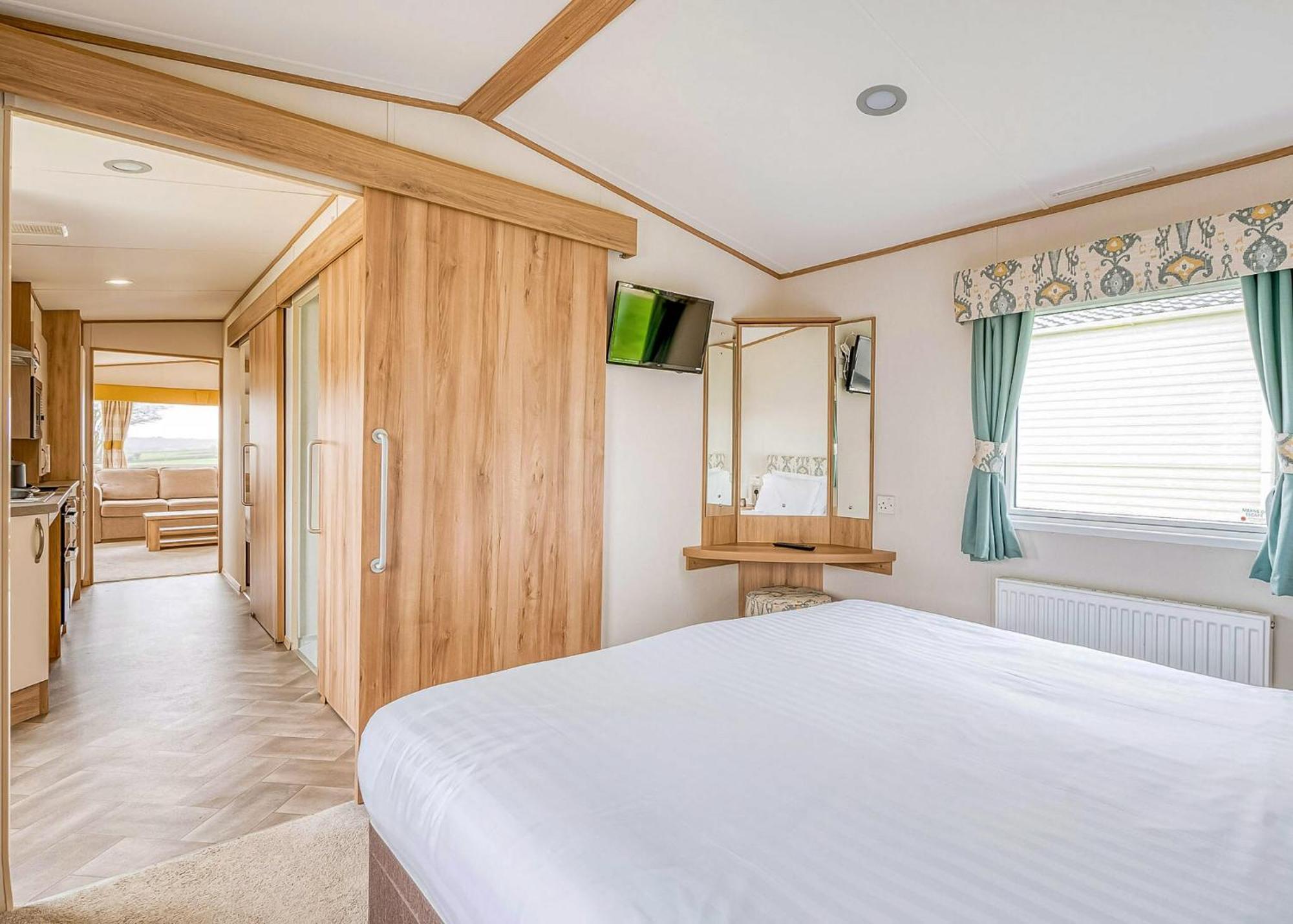 Meadow Lakes Holiday Park St Austell Rum bild