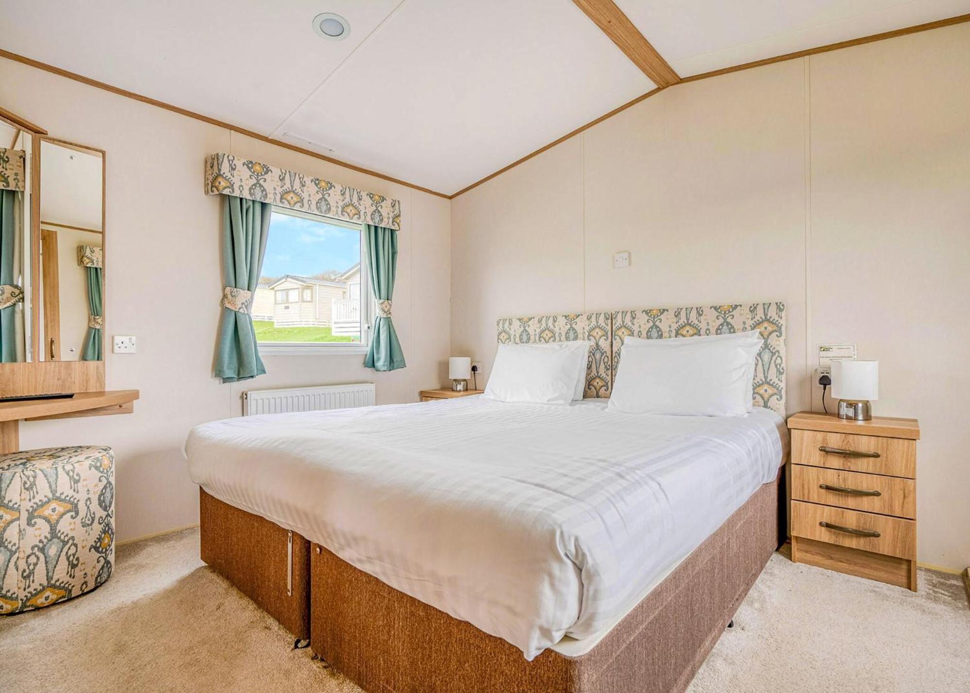 Meadow Lakes Holiday Park St Austell Rum bild