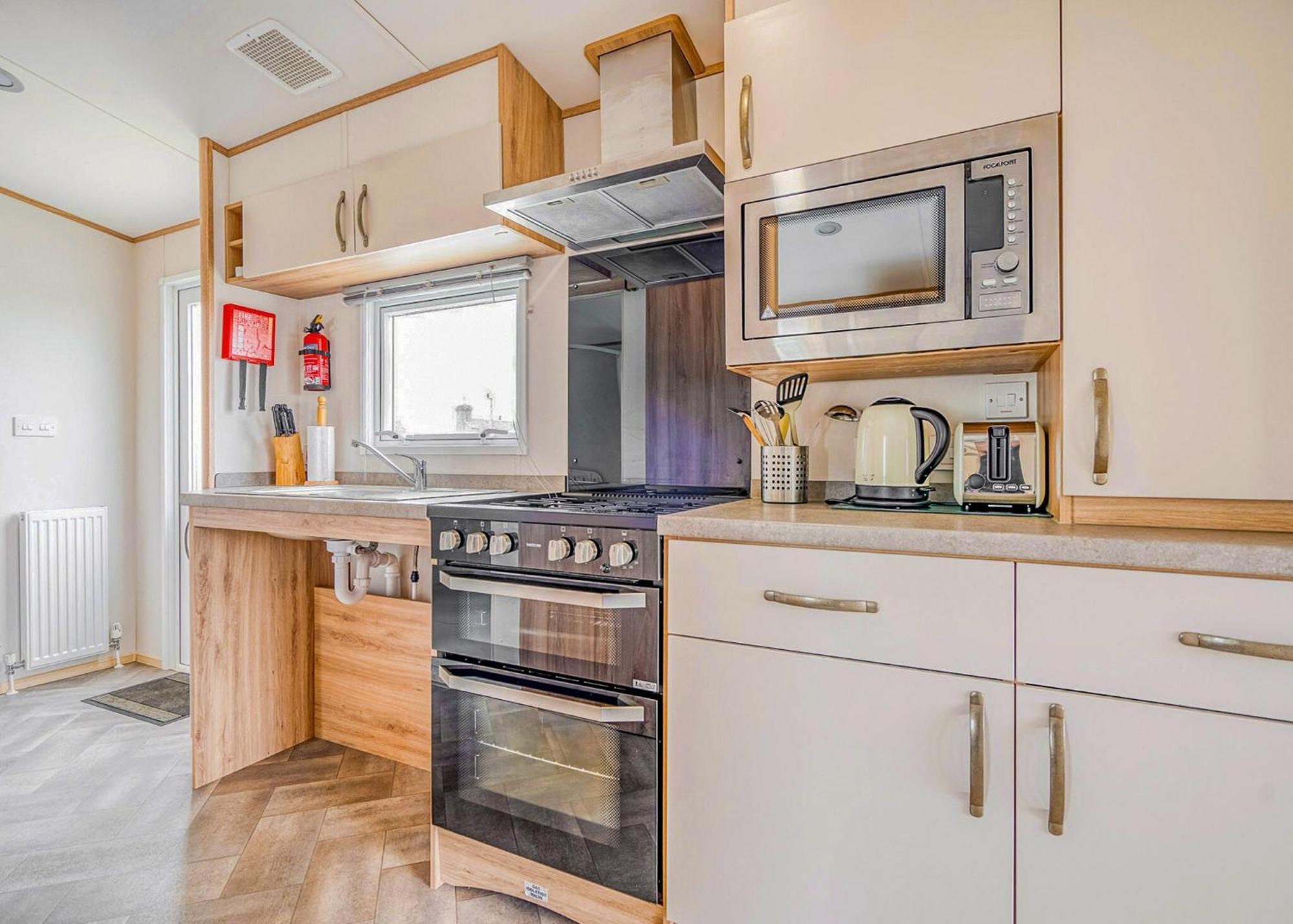 Meadow Lakes Holiday Park St Austell Exteriör bild