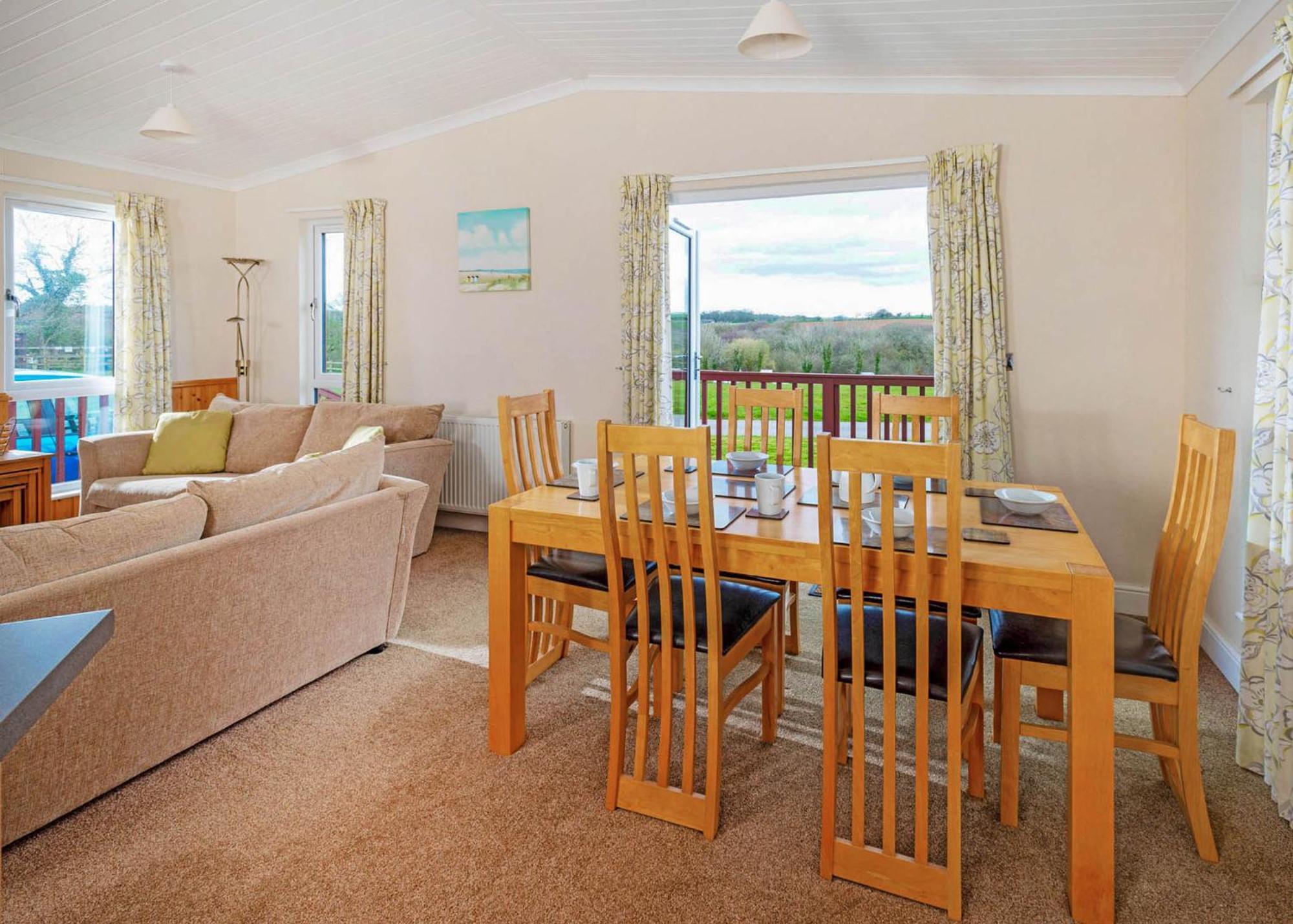 Meadow Lakes Holiday Park St Austell Rum bild